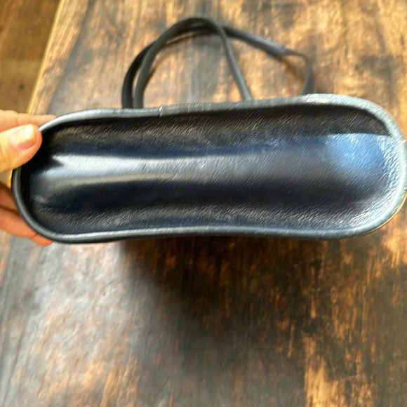 Brighton vtg navy blue leather with gold hardware large bucket back - Picture 5 of 15